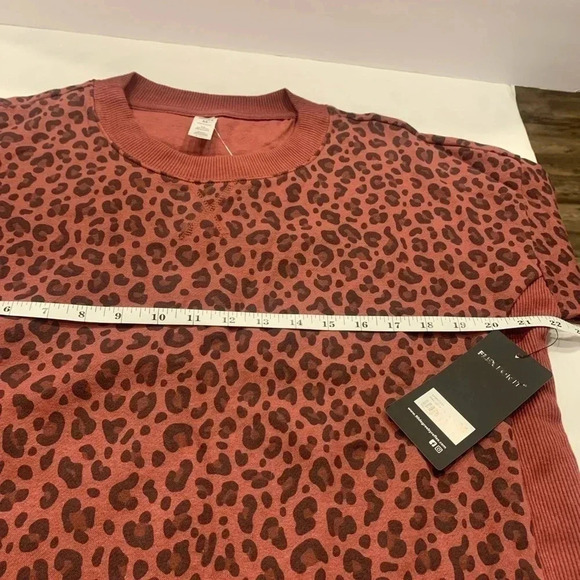 90 Degrees Leopard Mocha Size Medium Sweater - Picture 6 of 10